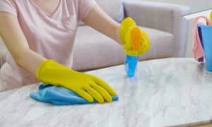 Il miglior modo per pulire il nostro marmo è utilizzare il detergente corretto con panno in microfibra