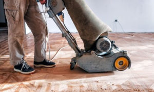 In alcuni casi, può essere necessario chiamare un professionista per la pulizia e la manutenzione del parquet
